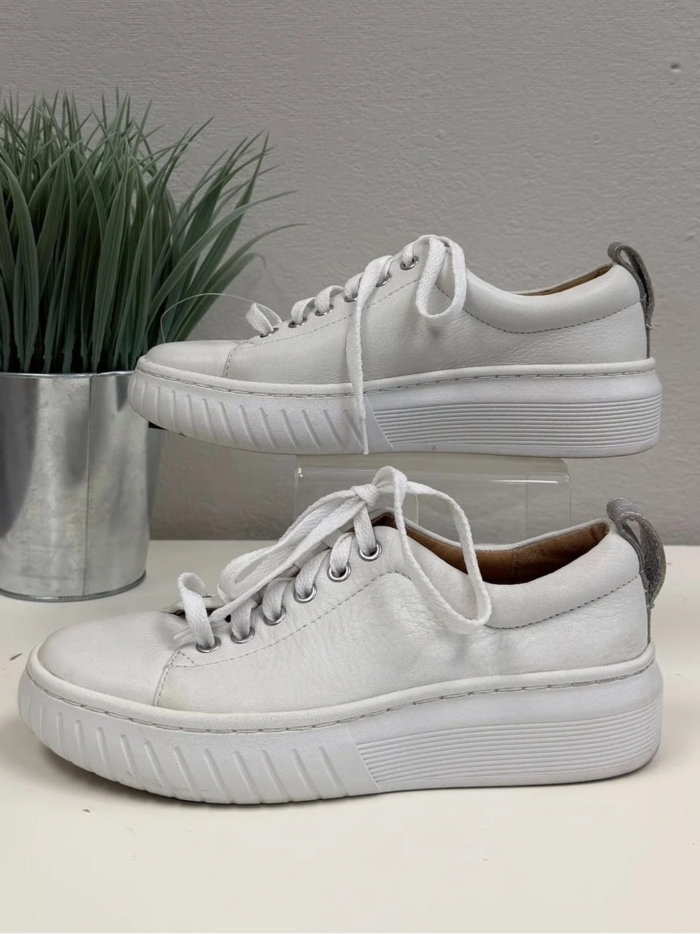 Söfft White Parkyn Leather Comfort Platform Sneakers - Size 7